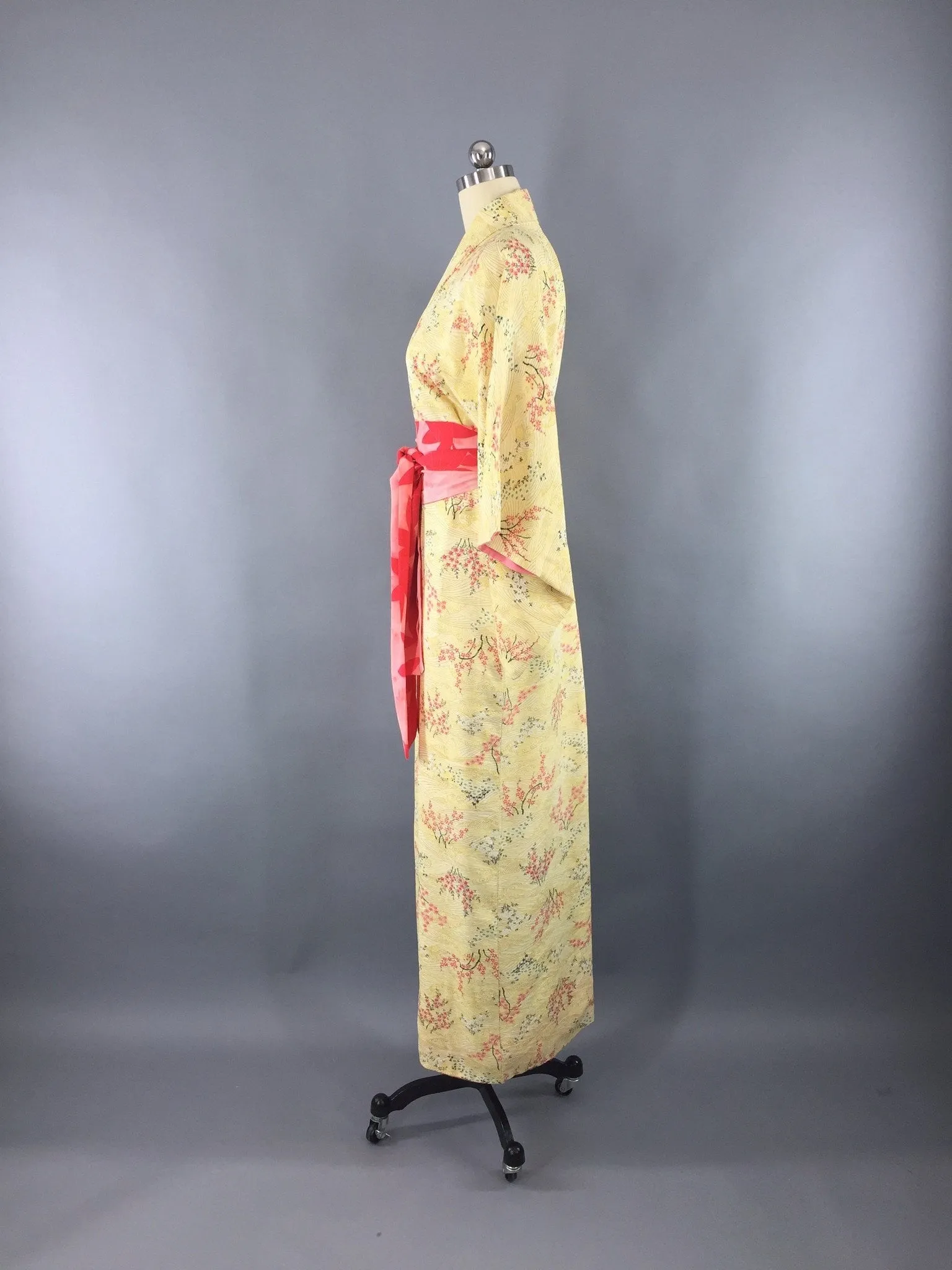 1950s Vintage Silk Kimono Robe with Yellow and Pink Floral Print