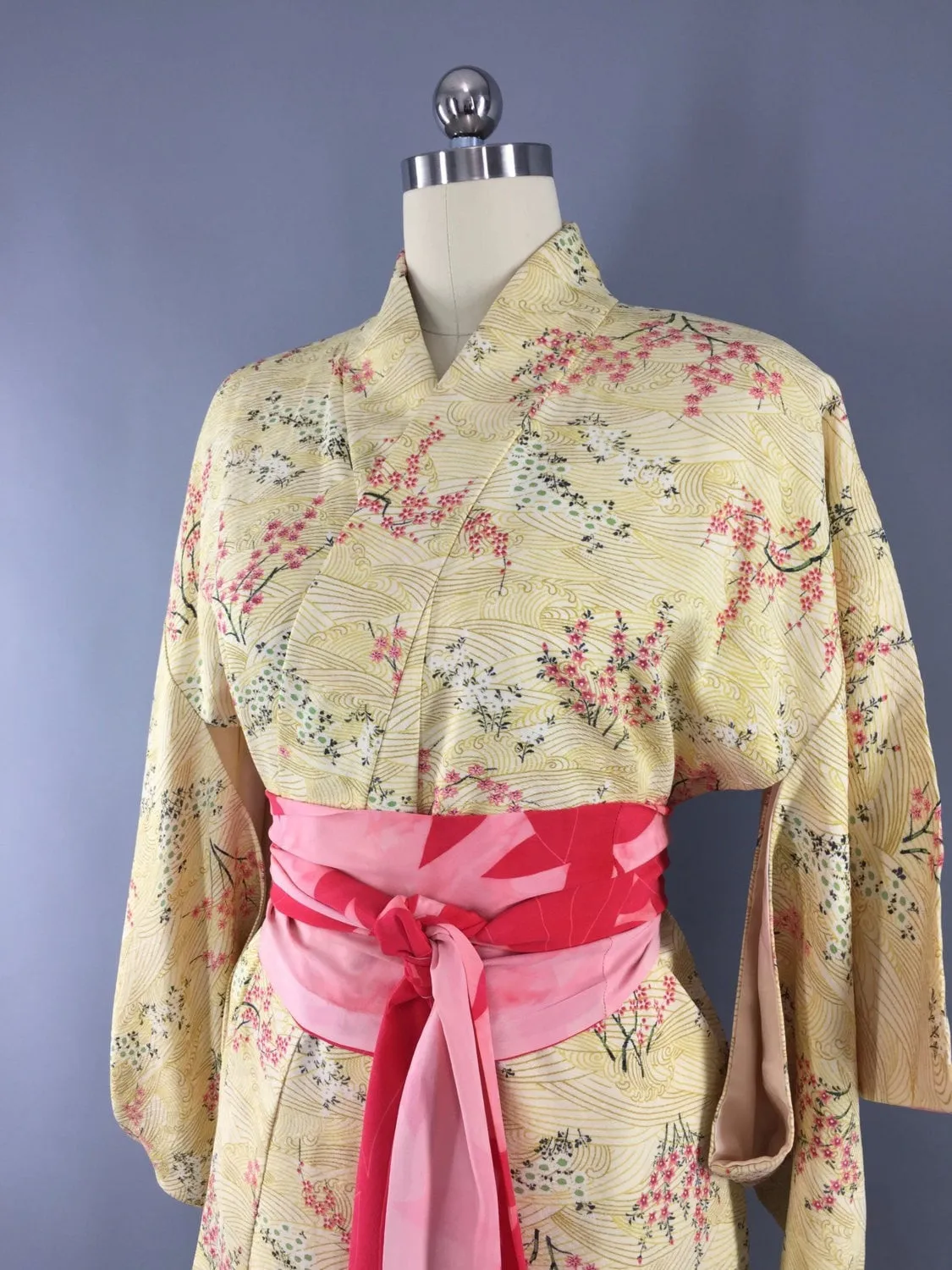 1950s Vintage Silk Kimono Robe with Yellow and Pink Floral Print