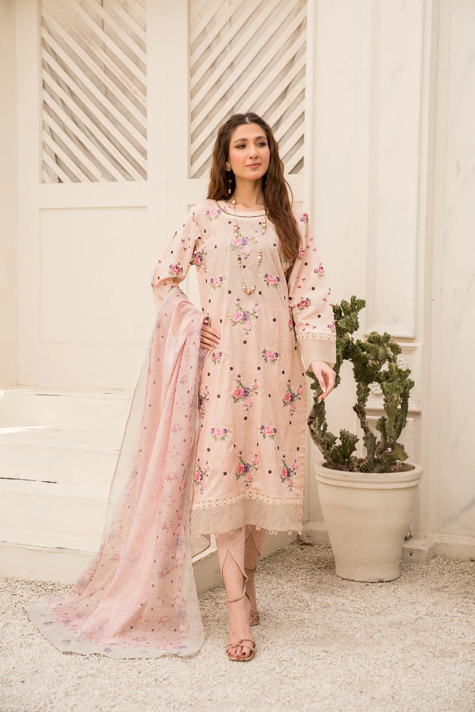 2PC Embroidered Suit - Classic 558