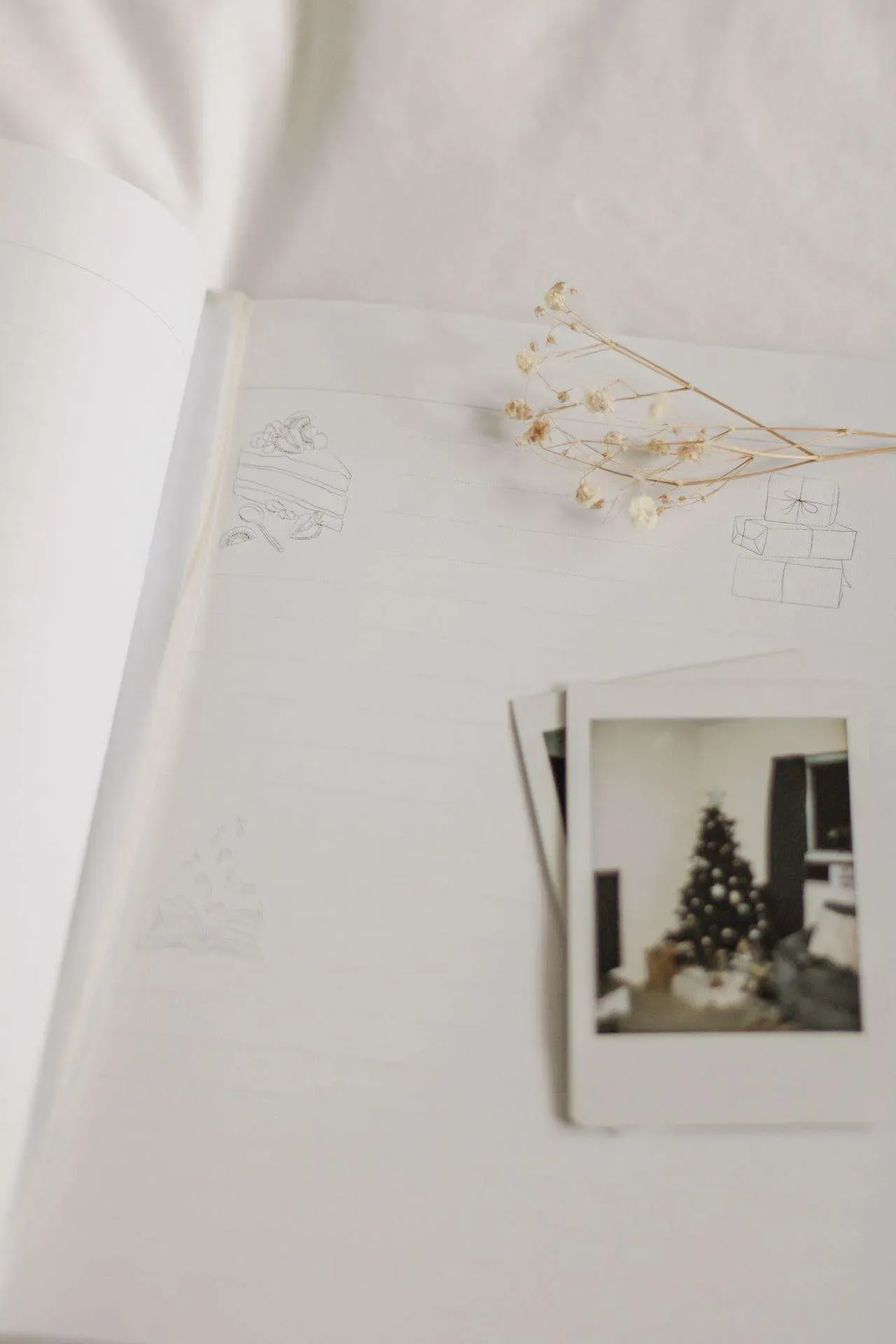 Christmas Memory Book - Holly Red